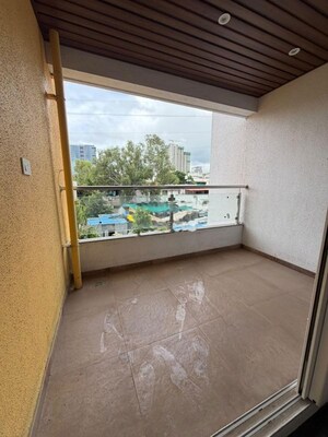 Room in 3 BHK Apartment at Northcape Venicia, Baner – for Rent