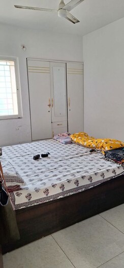 2 BHK Apartment For Rent in Suyog Paradise