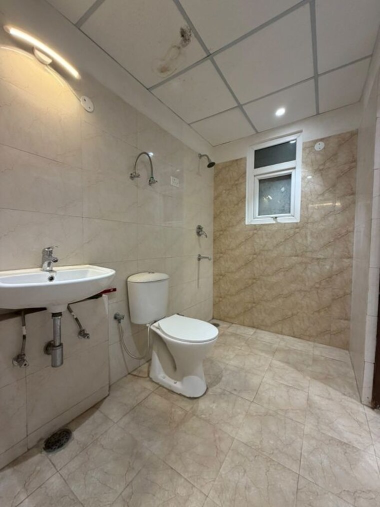 Bathroom, gazipur 3 Bedroom 1400 Sq.Ft. Apartment In Gazipur Zirakpur 10628029