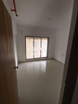 Room in 3 BHK Apartment at Marathon Monte South, Byculla West – for Rent