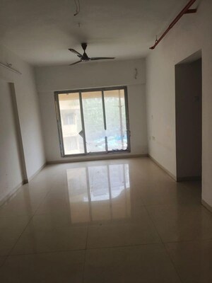 Room in 3 BHK Apartment at Marathon Monte South, Byculla West – for Rent