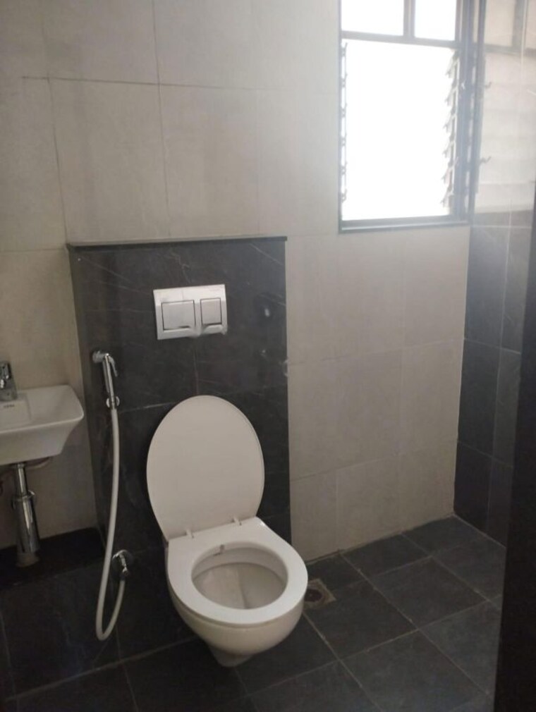 Bathroom, shapoorji-pallonji-joyville-hadapsar-annexe 1 Bedroom 450 Sq.Ft. Apartment In Hadapsar Pune 10628044