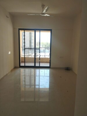 Room in 1 BHK Apartment at Shapoorji Pallonji Joyville Hadapsar Annexe, Hadapsar – for Rent