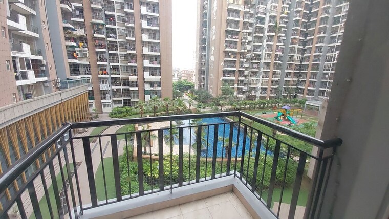Balcony, saviour-park 3.5 Bedroom 1800 Sq.Ft. Apartment In Mohan Nagar Ghaziabad 10628051