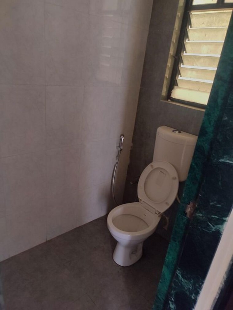 Bathroom, mantra-montana-phase-1 1 Bedroom 500 Sq.Ft. Apartment In Dhanori Pune 10628068