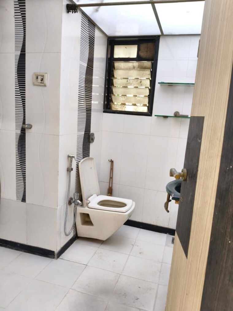 Bathroom, army-welfare-chs 3 Bedroom 1800 Sq.Ft. Apartment In Nerul Navi Mumbai 10628050
