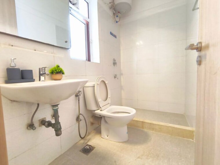 Bathroom, dlf-new-town-heights-ii 3.5 Bedroom 1935 Sq.Ft. Apartment In Sector 86 Gurgaon 10628085