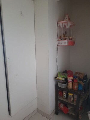 Furnished Amenities in 2 BHK Apartment at Lodha Amara, Kolshet Road – for Rent