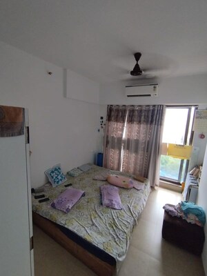 Bedroom in 2 BHK Apartment at Kanakia Silicon Valley, Powai – for Rent