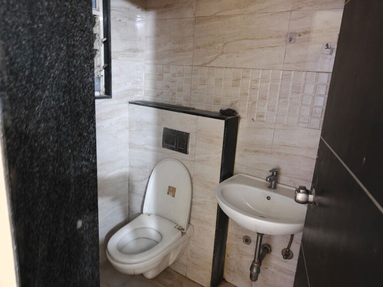 Bathroom, lohia-jain-megh-malhar-raga 2 Bedroom 1250 Sq.Ft. Apartment In Bavdhan Pune 10628130