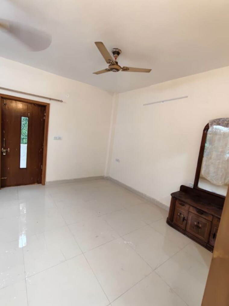 Room, naraina 2 Bedroom 425 Sq.Yd. Builder Floor In Naraina Delhi 10628129