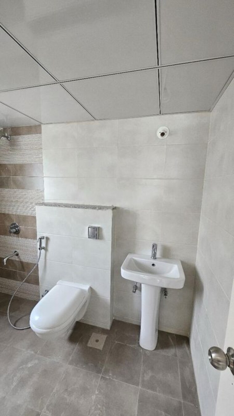 Bathroom, avon-vista 3 Bedroom 1560 Sq.Ft. Apartment In Balewadi Pune 10628164