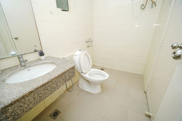 Bathroom, vatika-gurgaon-21 3 Bedroom 1735 Sq.Ft. Apartment In Sector 83 Gurgaon 10628172
