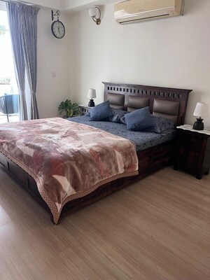 Bedroom in 3 BHK Apartment at DLF Park Place, Sector 54 – for Rent