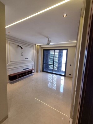 Room in 4 BHK Builder Floor at Emaar MGF Emerald Hills, Sector 65 – for Sale