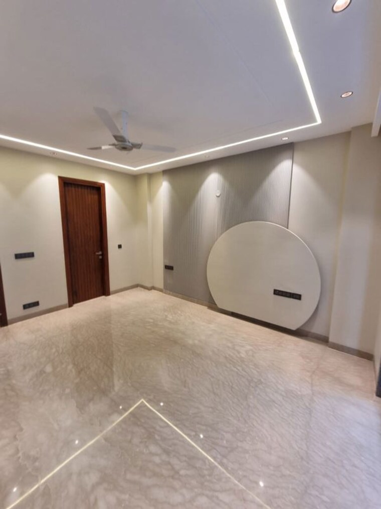 Room, emaar-mgf-emerald-hills 4 Bedroom 402 Sq.Yd. Builder Floor In Sector 65 Gurgaon 10628197
