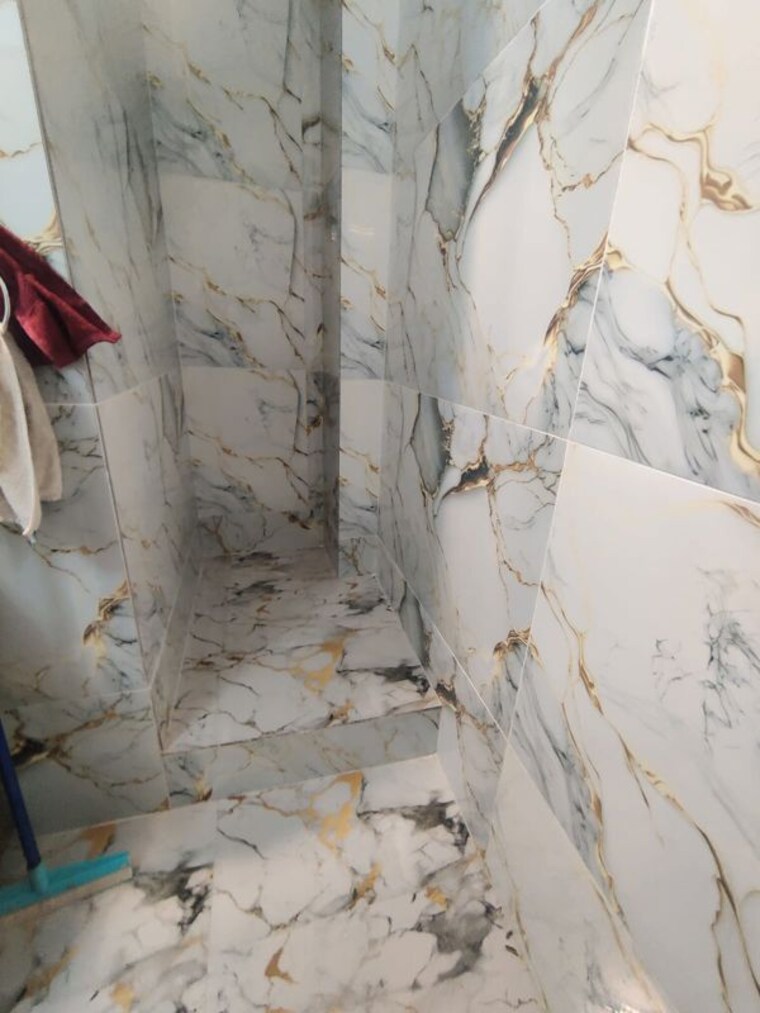 Bathroom, hauz khas enclave 4 Bedroom 3600 Sq.Ft. Builder Floor In Hauz Khas Enclave Delhi 10628173
