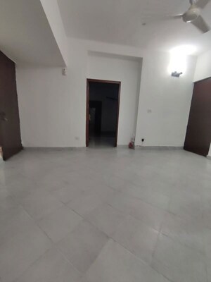 Room in 4 BHK Builder Floor at Hauz Khas Enclave – for Rent