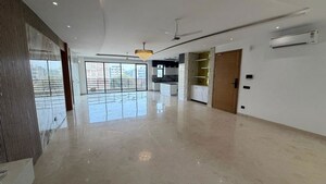 Living Room in 4 BHK Builder Floor at Sector 43 – for Rent