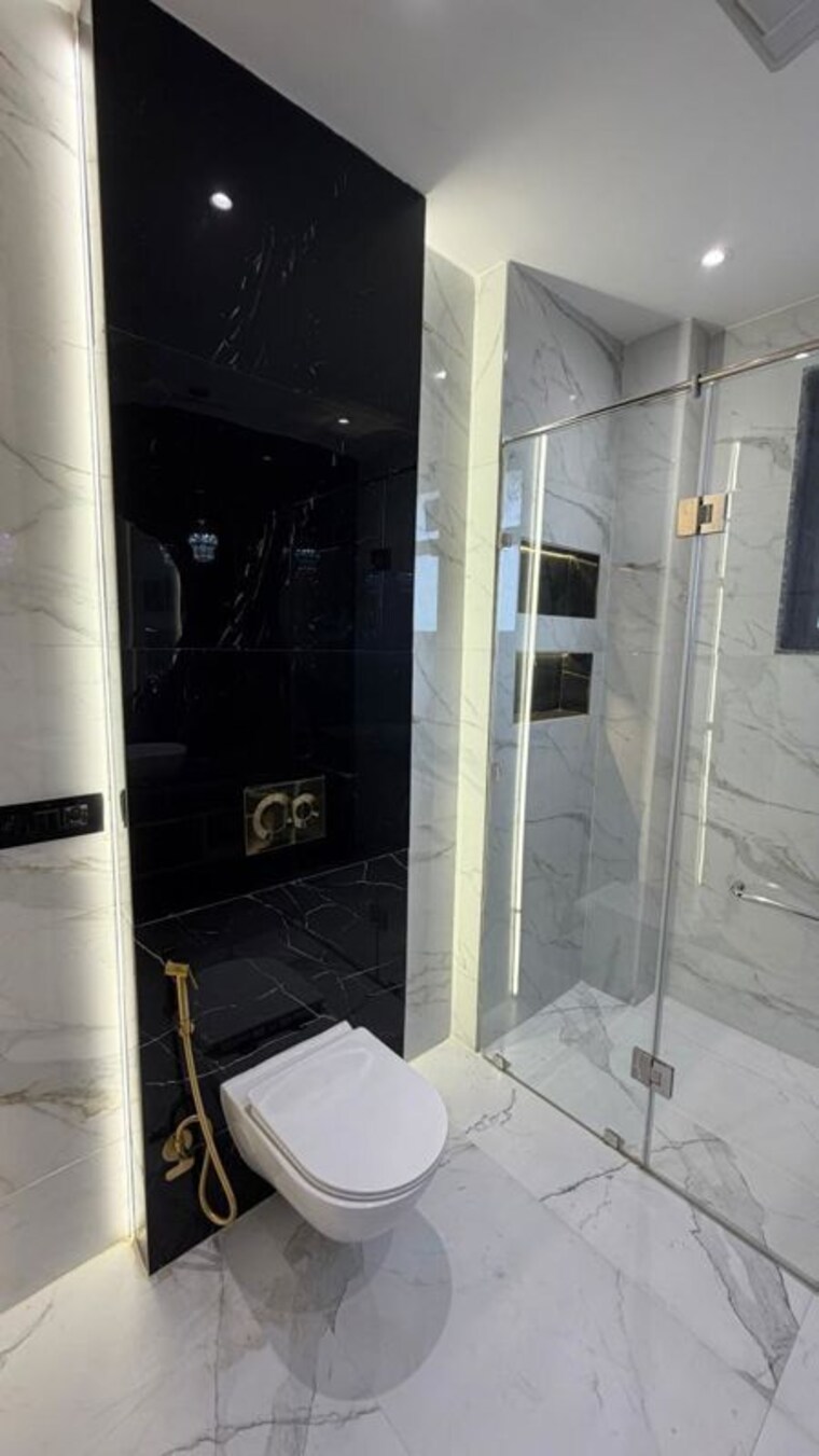 Bathroom, sector 43 4 Bedroom 3240 Sq.Ft. Builder Floor In Sector 43 Gurgaon 10628198