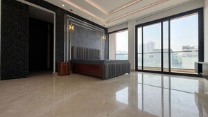 Room in 4 BHK Builder Floor at Sector 43 – for Rent