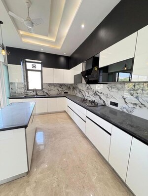 Kitchen in 4 BHK Builder Floor at Sector 43 – for Rent