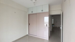 Room in 2 BHK Apartment at Conscient Habitat 102, Sector 102 – for Rent