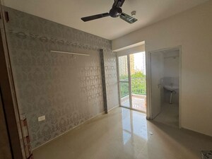 Room in 2 BHK Apartment at Conscient Habitat 102, Sector 102 – for Rent