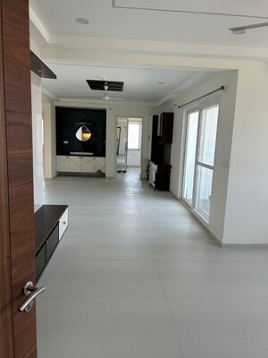 Room in 3 BHK Apartment at Jayabheri The Nirvana, Gopanpally – for Rent