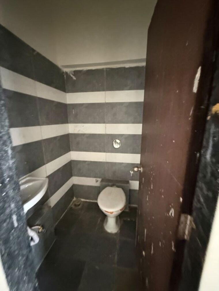 undefined, anubhav-chs 2.5 Bedroom 775 Sq.Ft. Apartment In Mulund West Mumbai 10628237