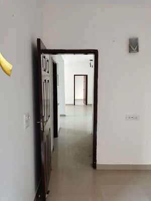 Room in 3.5 BHK Apartment at Paramount Floraville, Sector 137 – for Sale