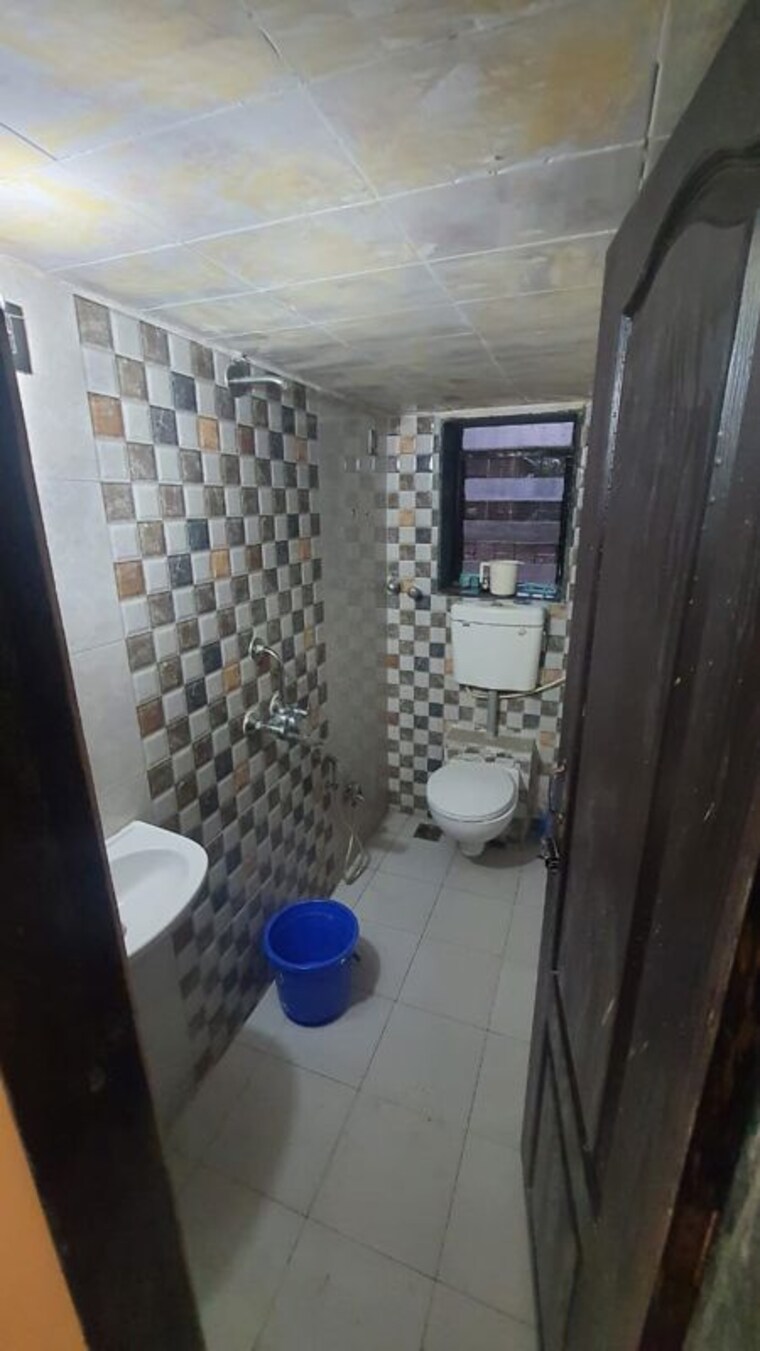Bathroom, gama-grandeur-apartment 2 Bedroom 900 Sq.Ft. Apartment In Chembur Mumbai 10628269