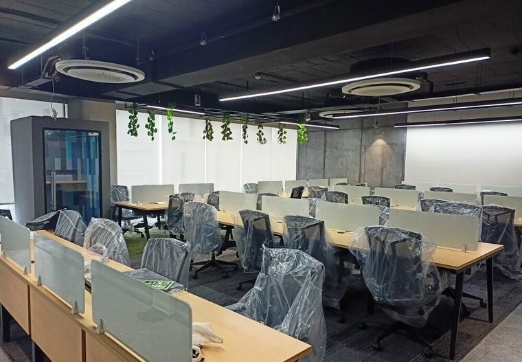 Team Area, south tukoganj Commercial Office Space 2100 Sq.Ft. In South Tukoganj Indore 10628334