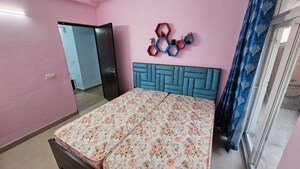 Bedroom in 1 RK Apartment at Amrapali Silicon City, Sector 76 – for Rent