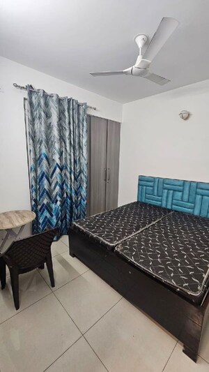 Bedroom in 1 RK Apartment at Amrapali Silicon City, Sector 76 – for Rent