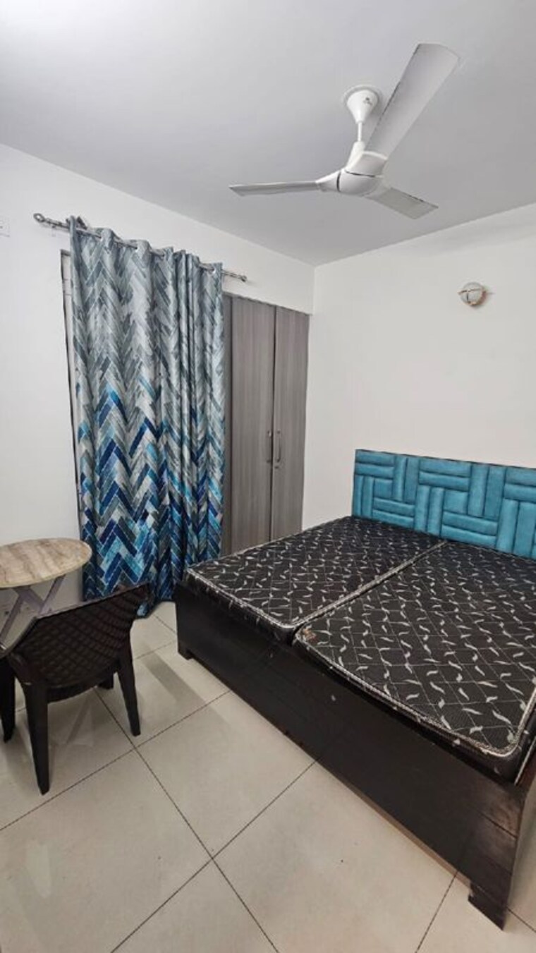 Bedroom, amrapali-silicon-city 1 RK 800 Sq.Ft. Apartment In Sector 76 Noida 10628364