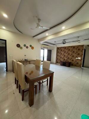 Team Area in 4 BHK Apartment at Lord Krishna Apartment, Sector 43 – for Rent
