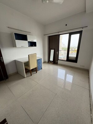Room in 4 BHK Apartment at Lord Krishna Apartment, Sector 43 – for Rent