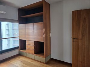 Room in 2 BHK Apartment at Piramal Mahalaxmi, Mahalaxmi – for Rent