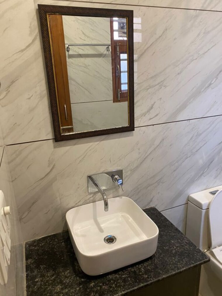 Bathroom, kharar mohali road 2 Bedroom 1300 Sq.Ft. Apartment In Kharar Mohali Road Kharar 10628395