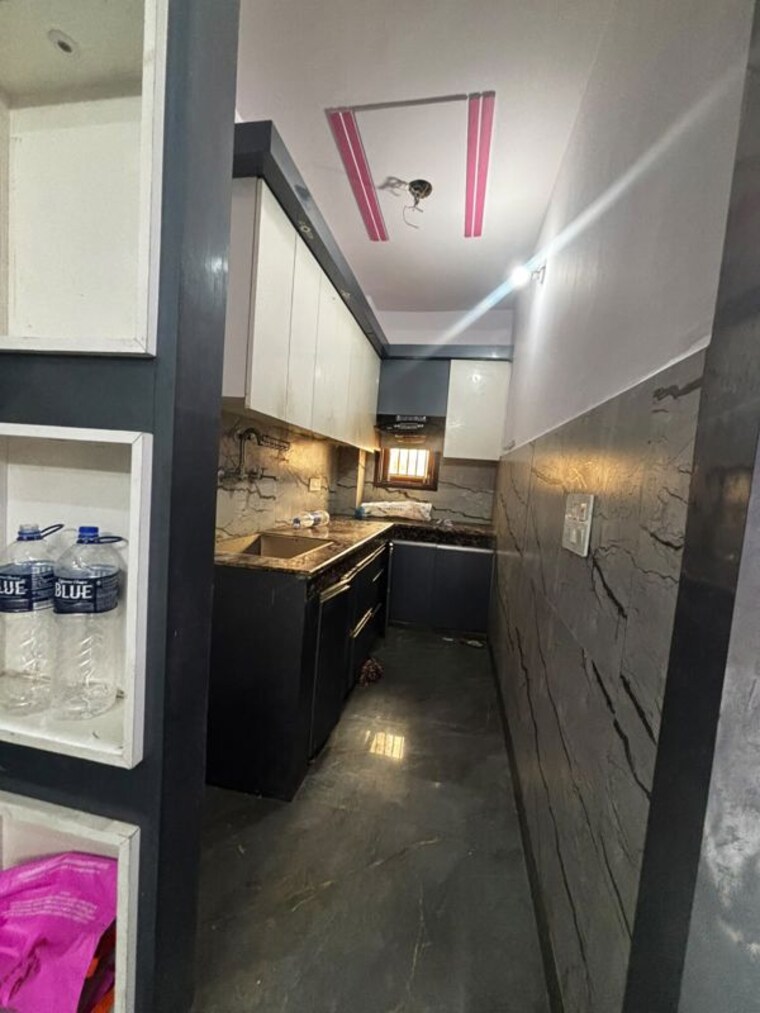 Kitchen, dwarka mor 2 Bedroom 55 Sq.Yd. Builder Floor In Dwarka Mor Delhi 10628408
