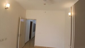Room in 2 BHK Apartment at Gaur City 2 - 14th Avenue, Sector 16c Greater Noida – for Rent
