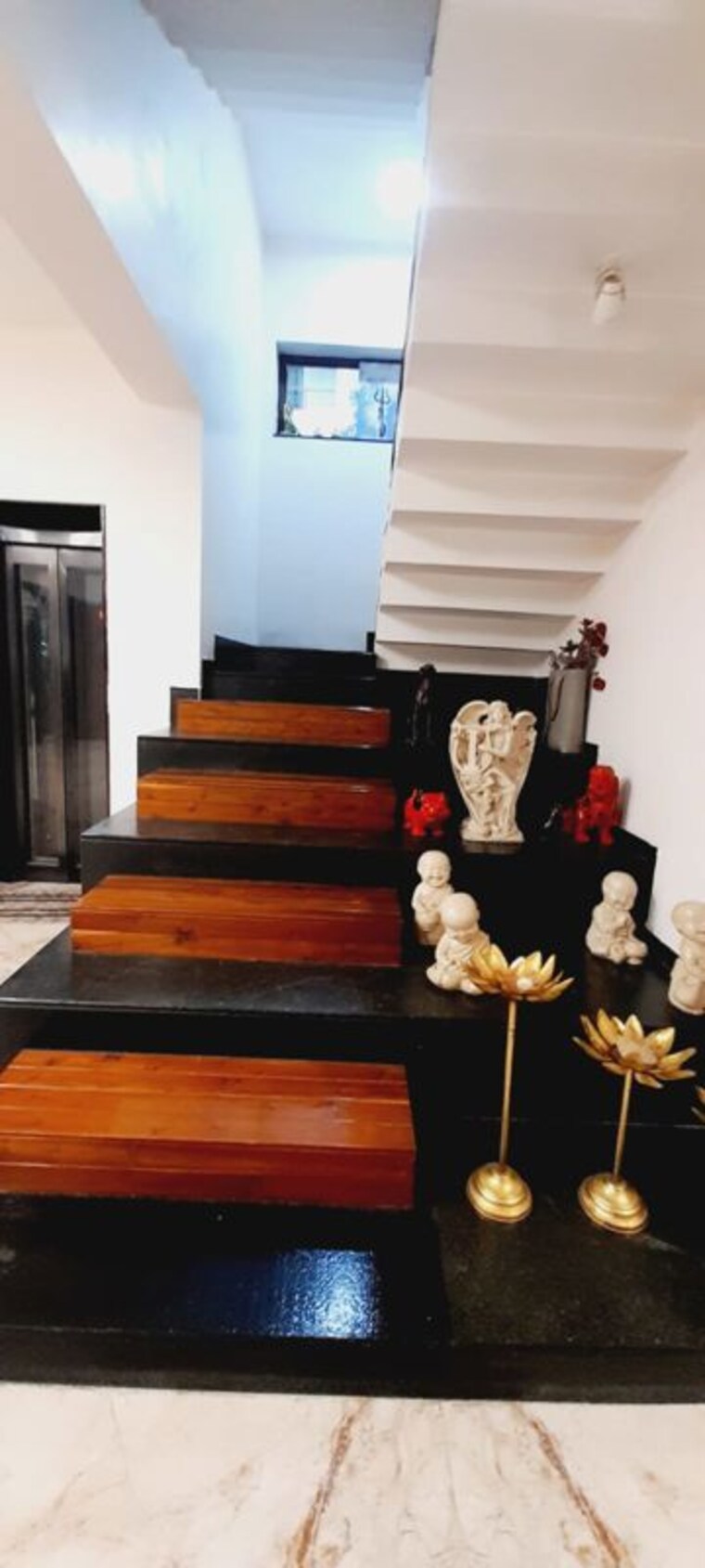 Living Room, jubilee hills Commercial Showroom 5000 Sq.Ft. In Jubilee Hills Hyderabad 10628425