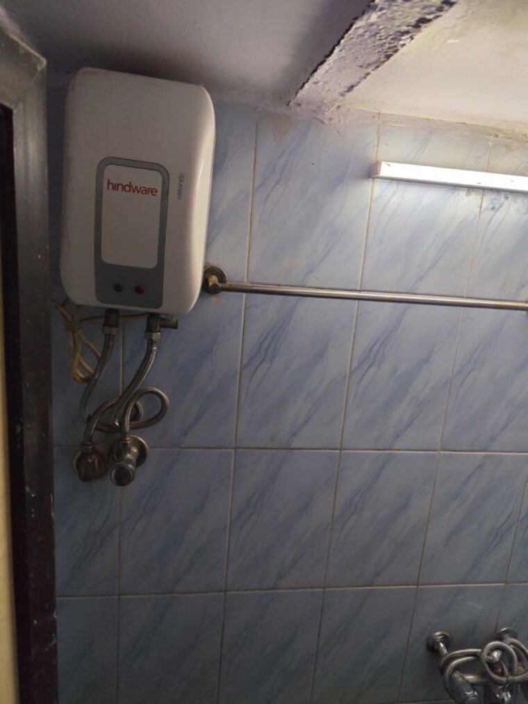 Bathroom, omkar-darshan-chs 1 RK 225 Sq.Ft. Apartment In Andheri East Mumbai 10628456
