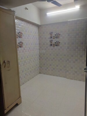 Room in 1 BHK Apartment at Omkar Darshan CHS, Andheri East – for Rent