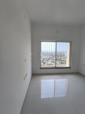 Room in 2 BHK Apartment at Runwal The Central Park, Chinchwad – for Rent