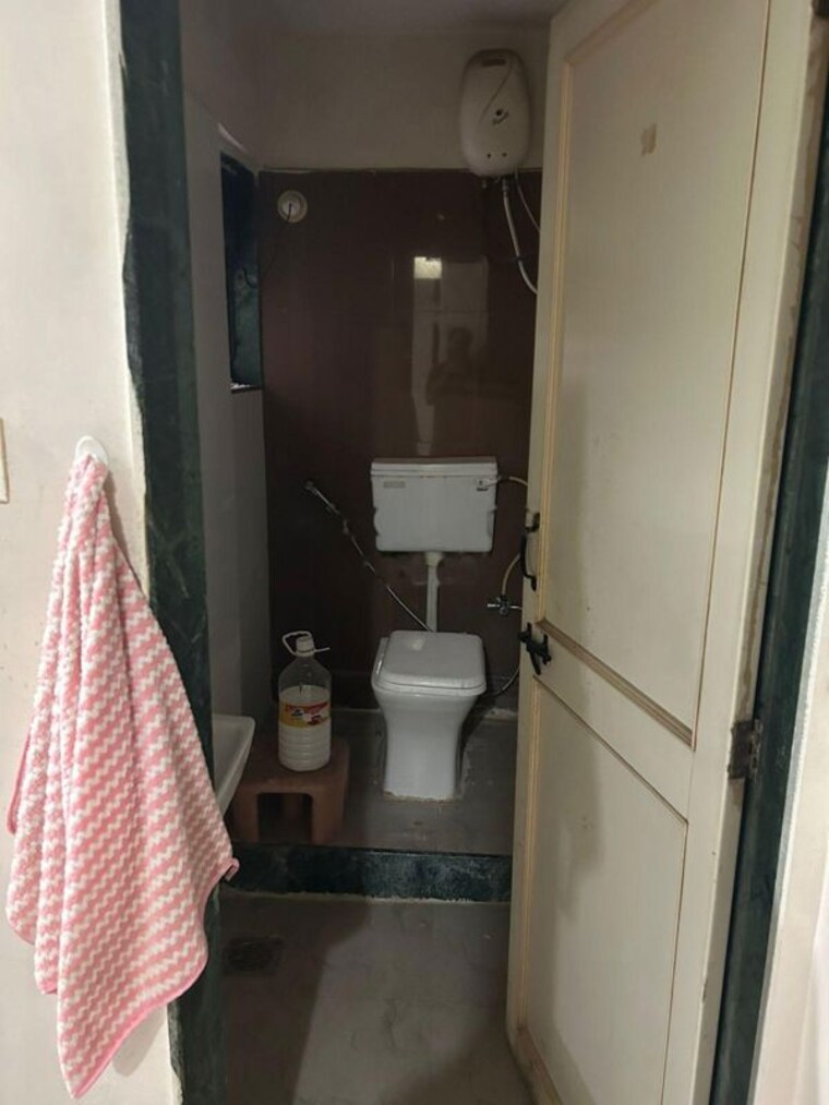 Bathroom, ganadhish-empire-chsl 2 Bedroom 1040 Sq.Ft. Apartment In Pimple Saudagar Pune 10628495