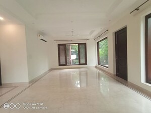 Room in 4 BHK Builder Floor at Greater Kailash ii – for Rent
