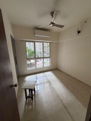 Room in 2 BHK Apartment at Lodha Amara, Kolshet Road – for Rent
