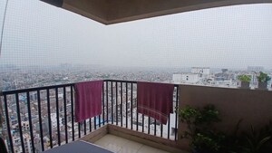 Room in 2 BHK Apartment at Gaur City 2 - 14th Avenue, Sector 16c Greater Noida – for Rent